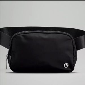 NWT Lululemon Everywhere Belt Bag Black